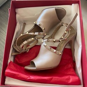 SOLD VALENTINO SANDAL HEEL
